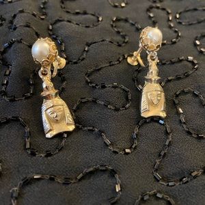 Vintage King Tut Faux Pearl & Gold Drop Earrings 1.5 in